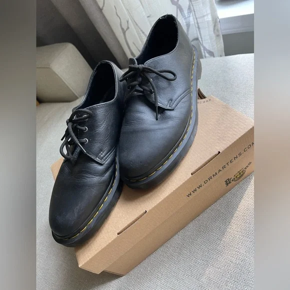 Dr. Martens | Shoes | Drmartens Airwair Smooth Leather  display picture 3
